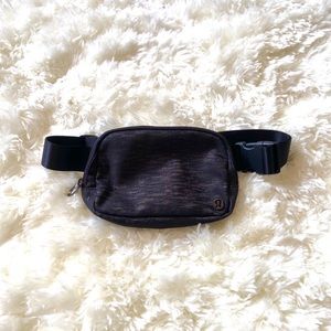 Lululemon Everywhere Belt Bag